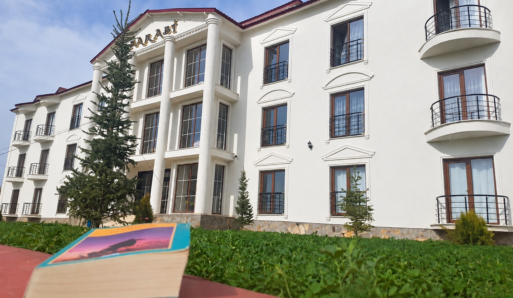Farabi Otel ana cephesi